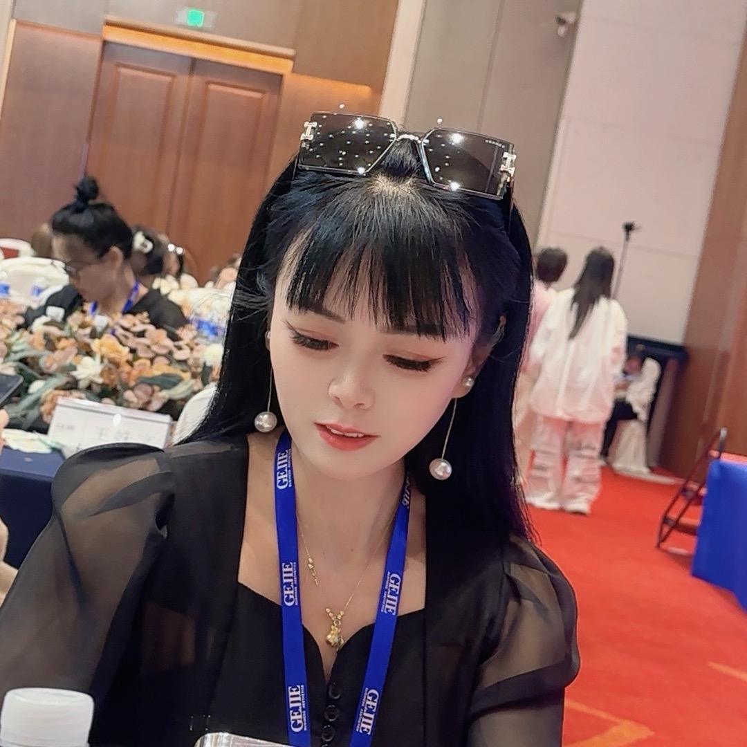 衣布到味服装店