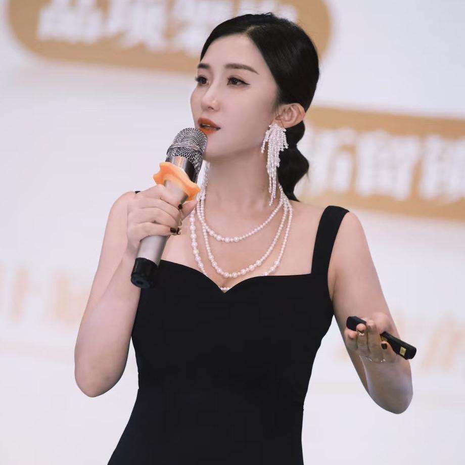 朱英·龄熙美业创始人