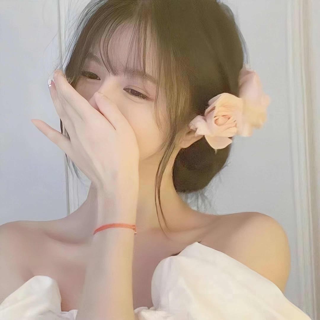 小小何吖