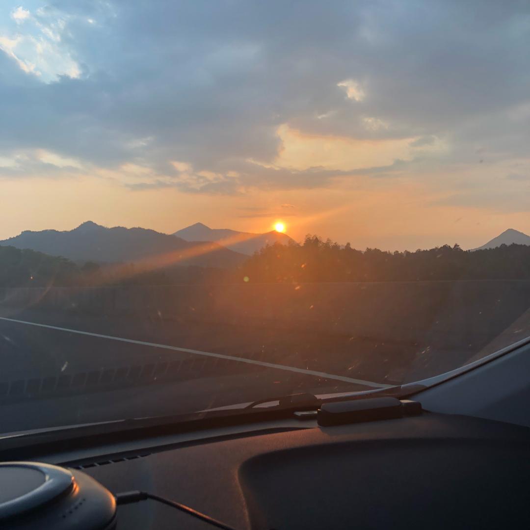 抖抖灰尘，跺跺脚…