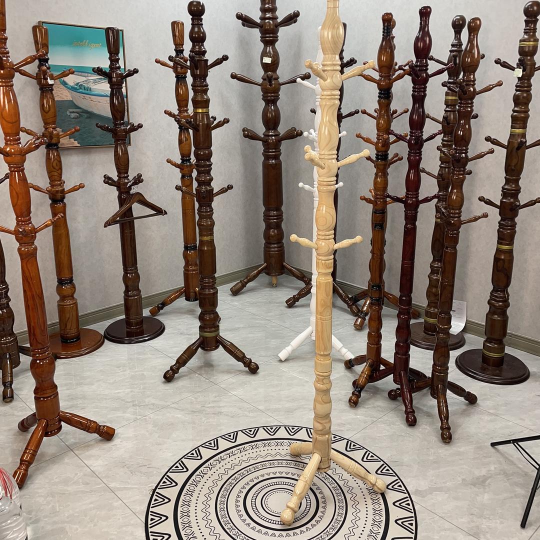 志青起实木家具店