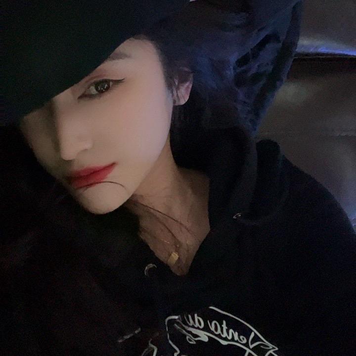 @我不看月亮