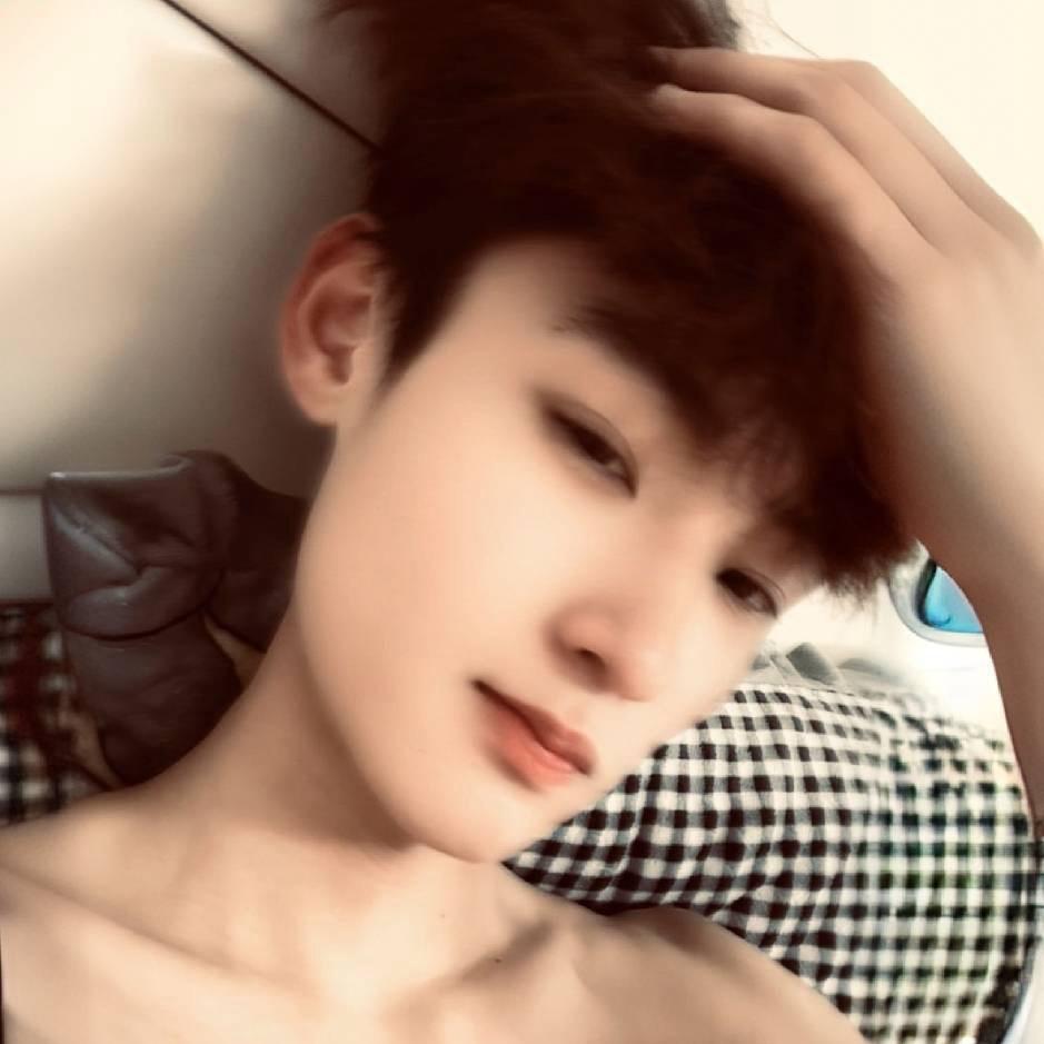 不混社会只卖萌