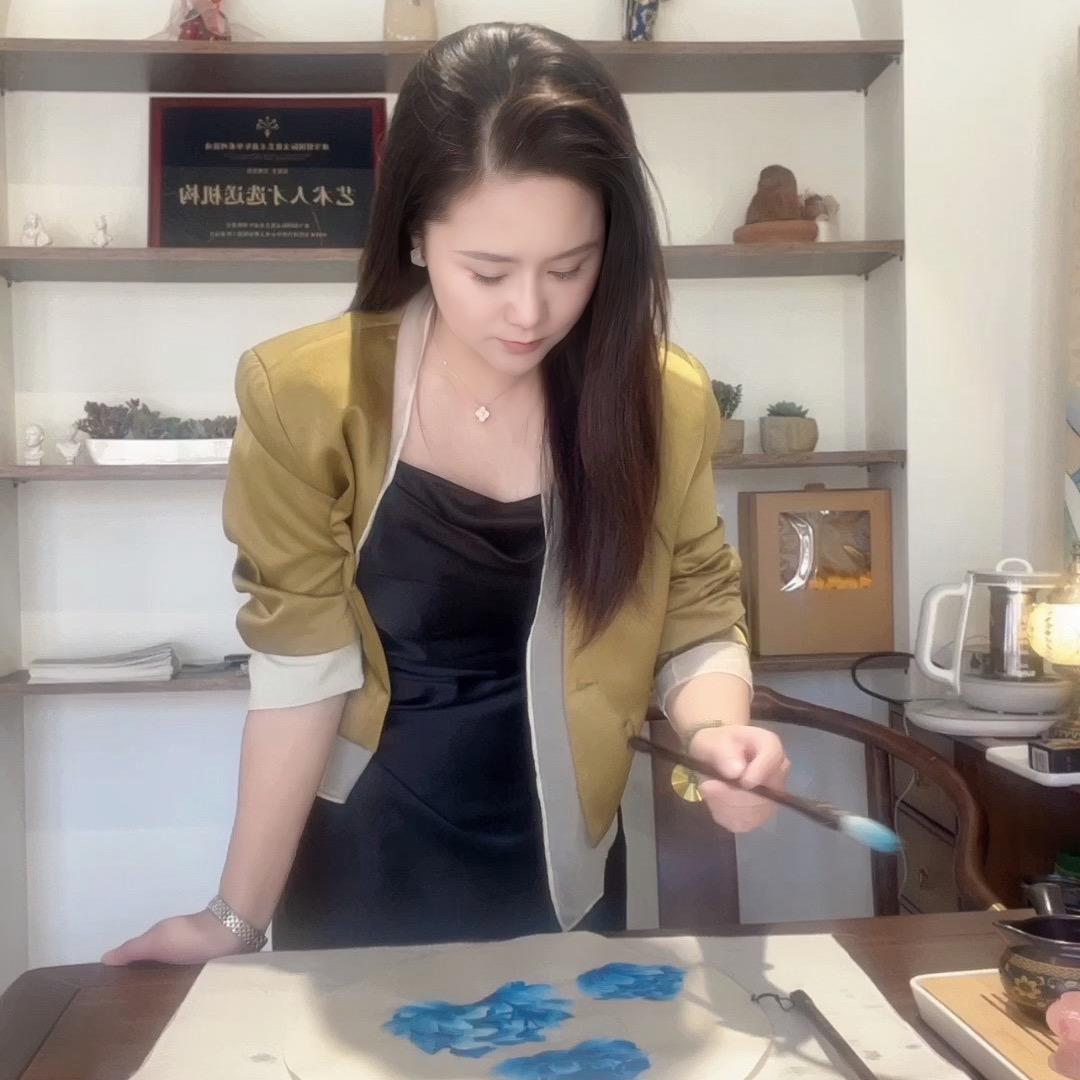 阿荣旗艺趣手作工坊