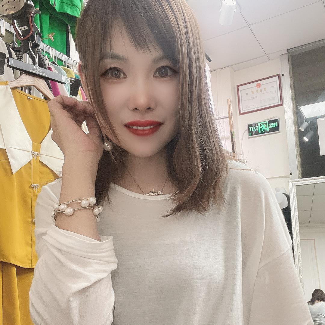 蕾蕾衣橱服饰