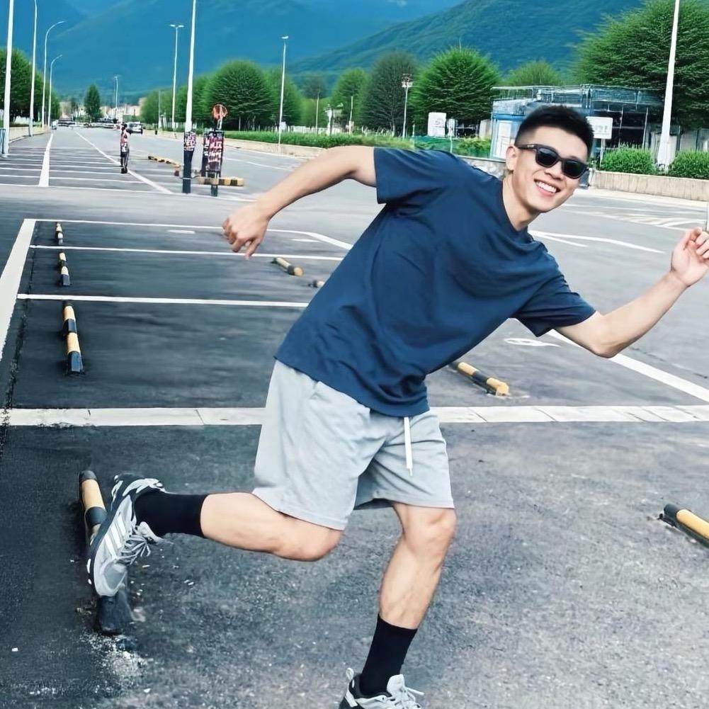 徐来.