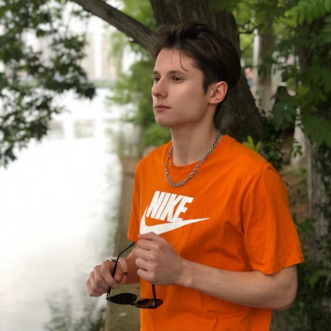 Victor｜维佳
