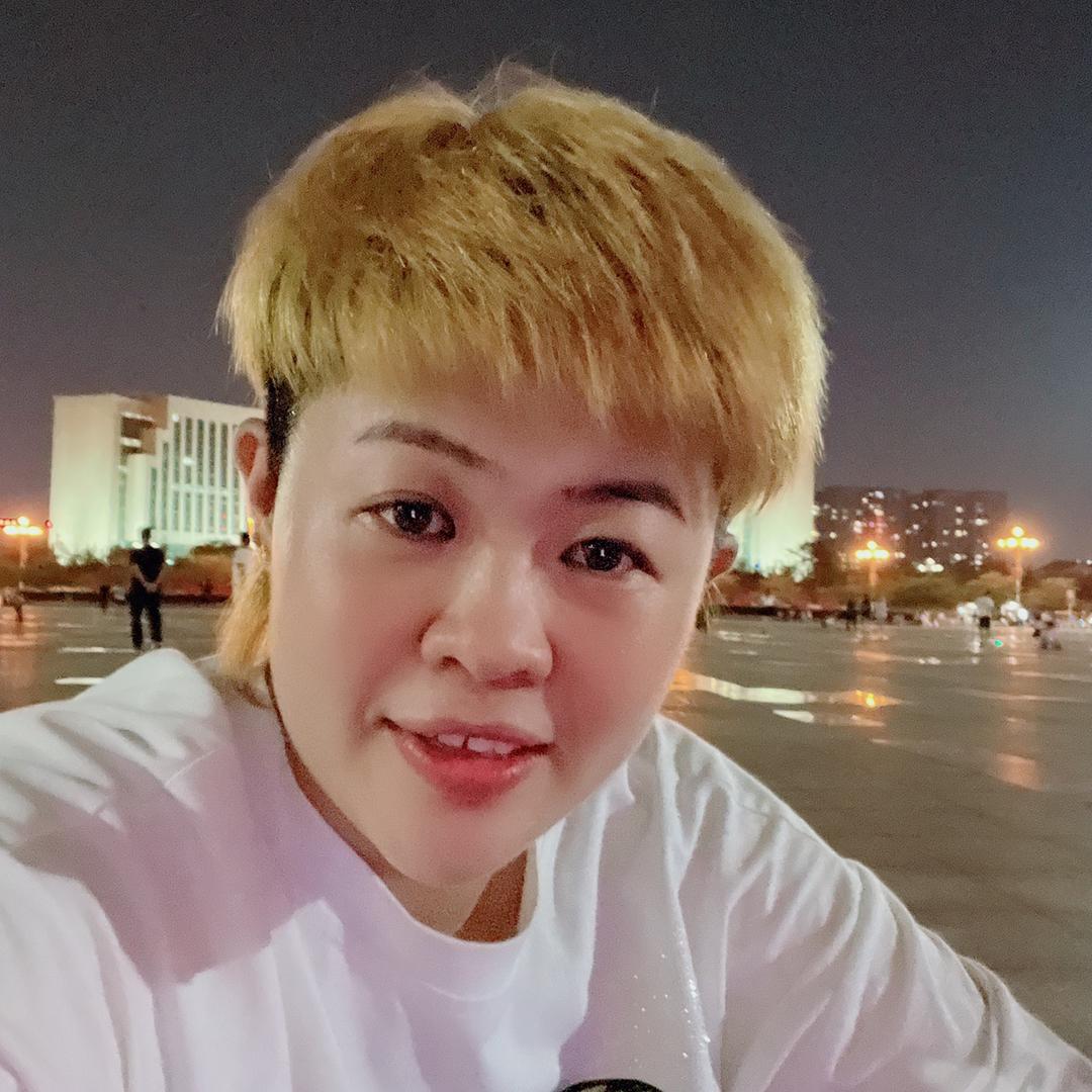小树苗童装店