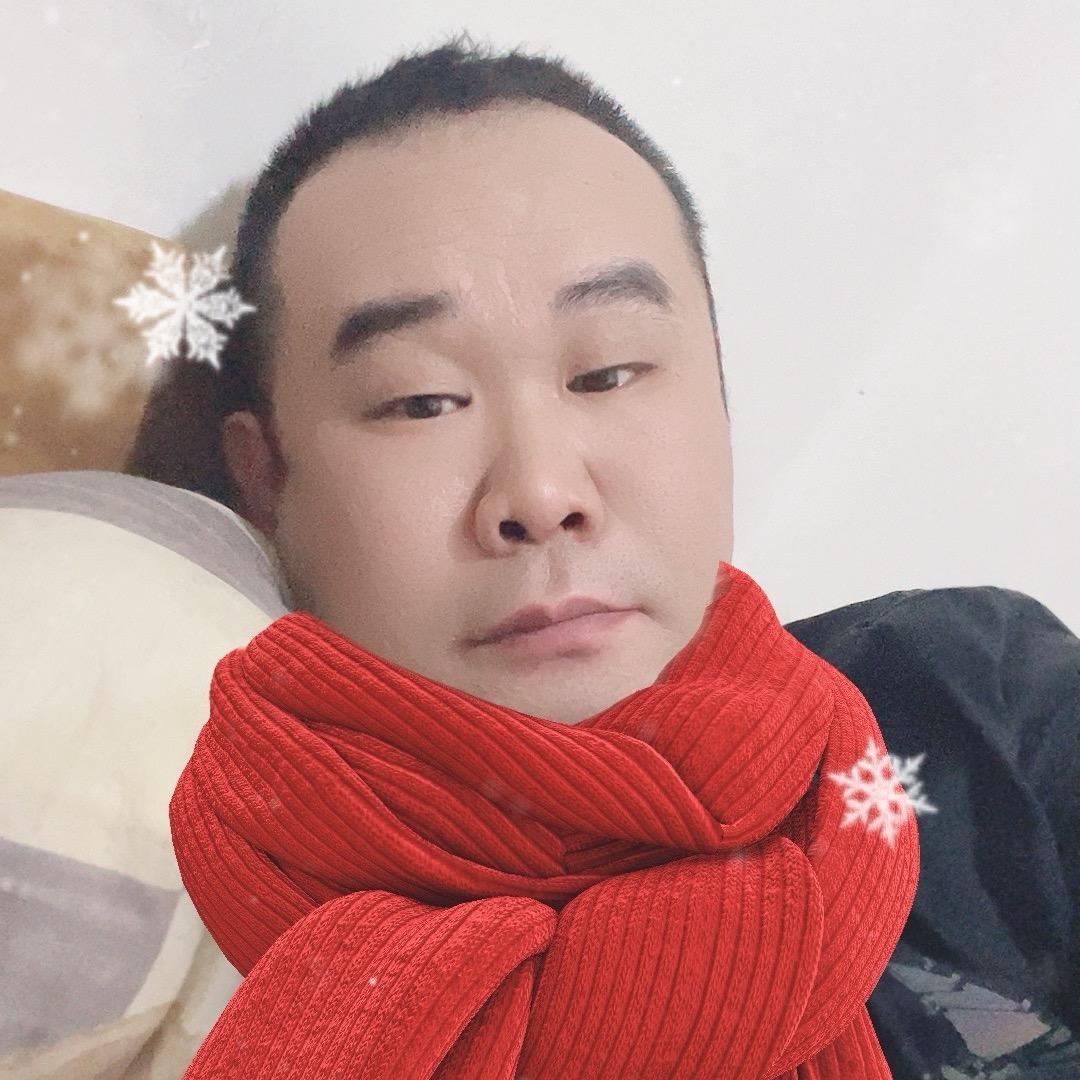 抱着枕头睡觉💤