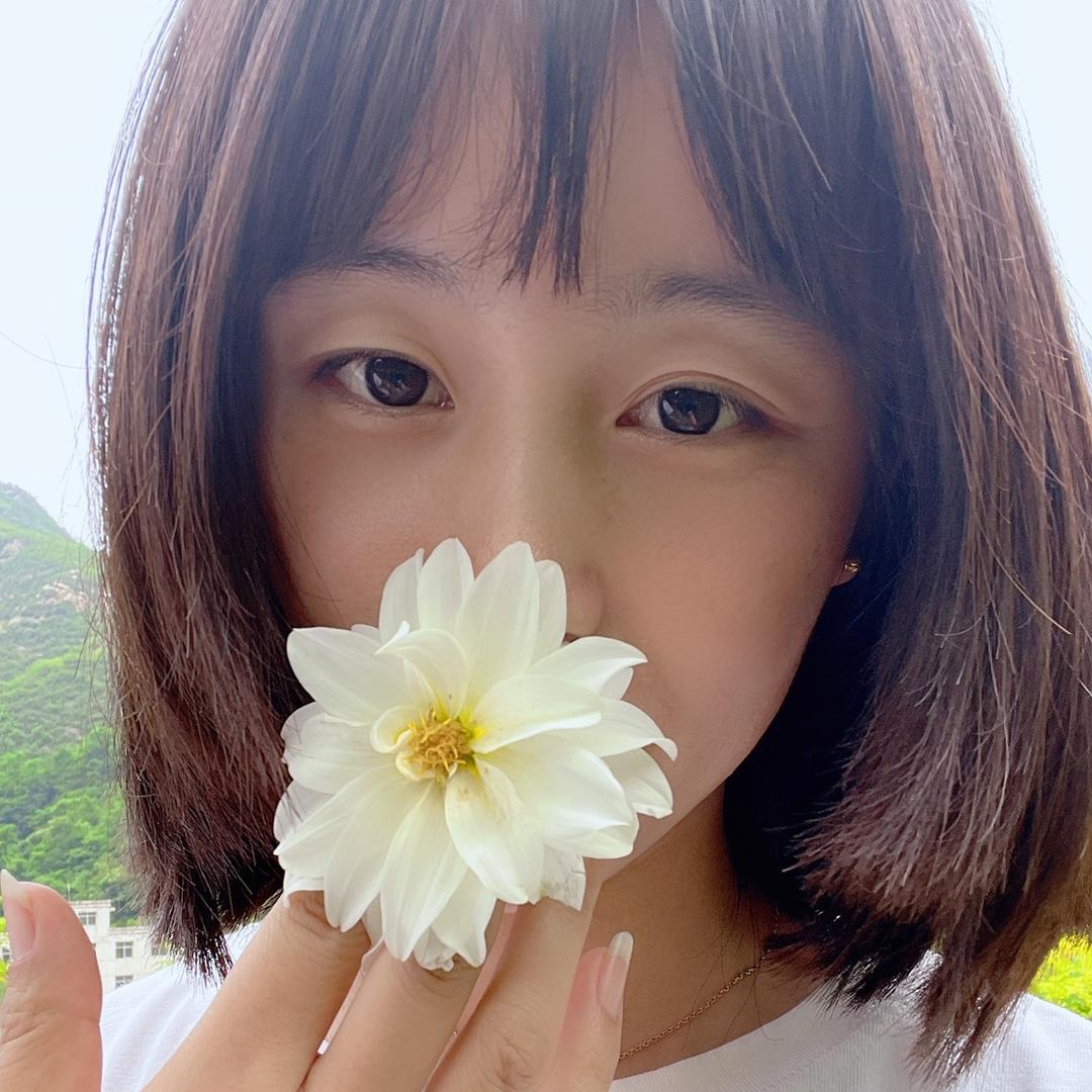 亚楠，花蓉美学科技养肤