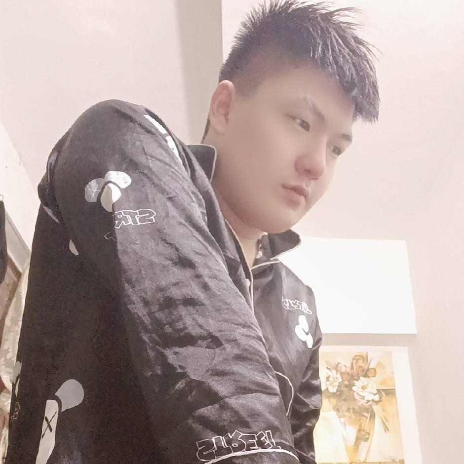 青衫忆笙。头像
