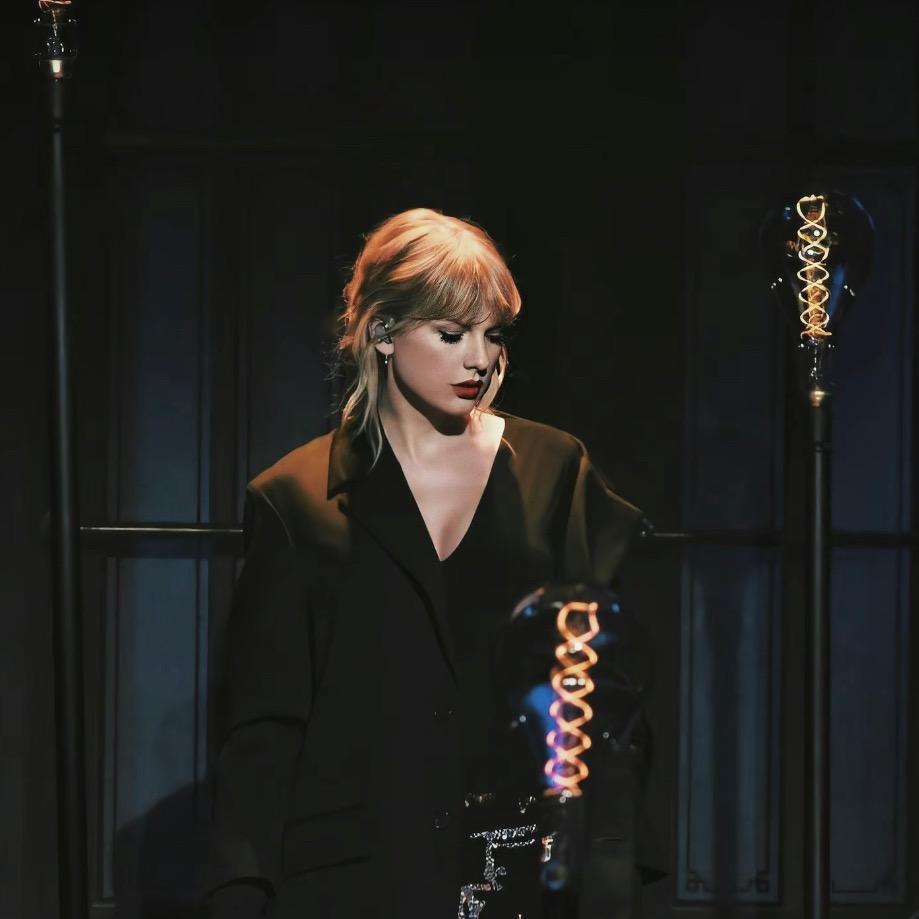 非常喜欢帅哥的女人