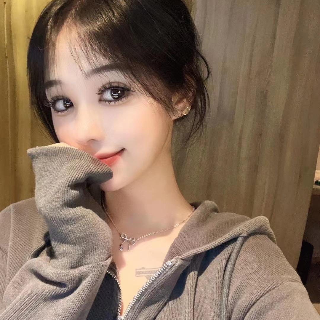 小倩拌饭