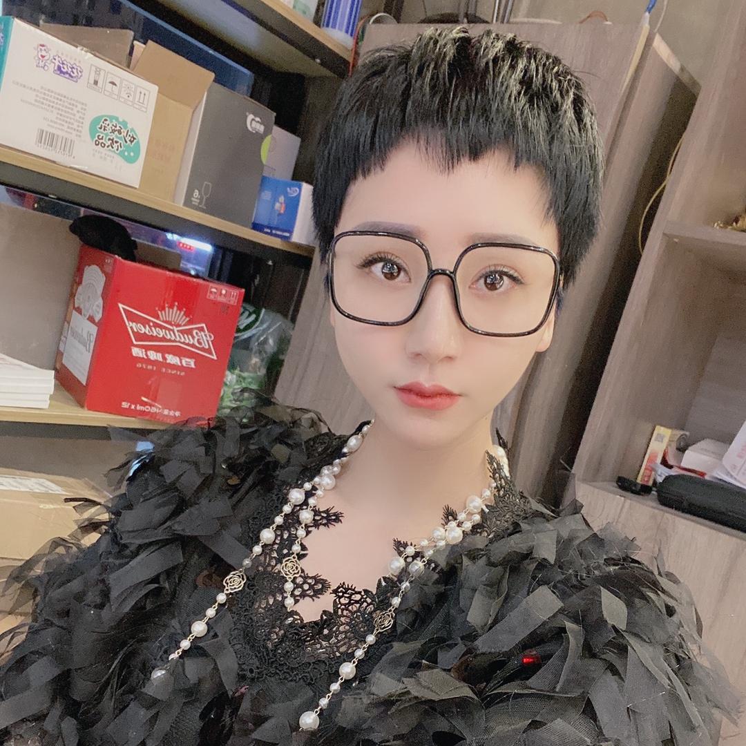 爱唱歌的妞妞