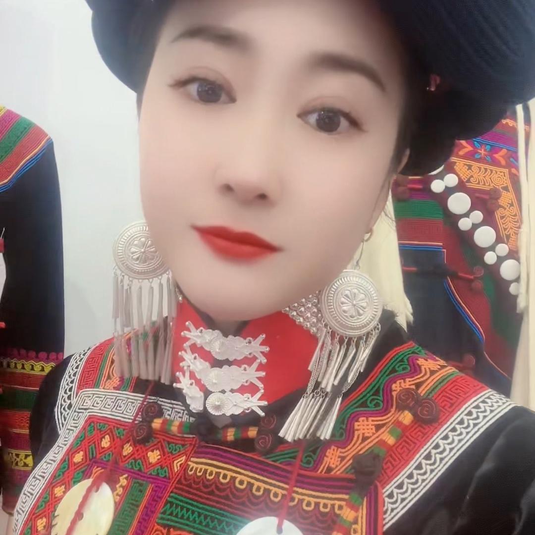 小英莫
