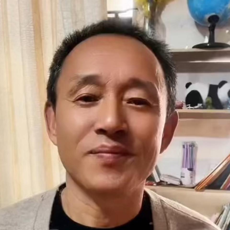 昶亮
