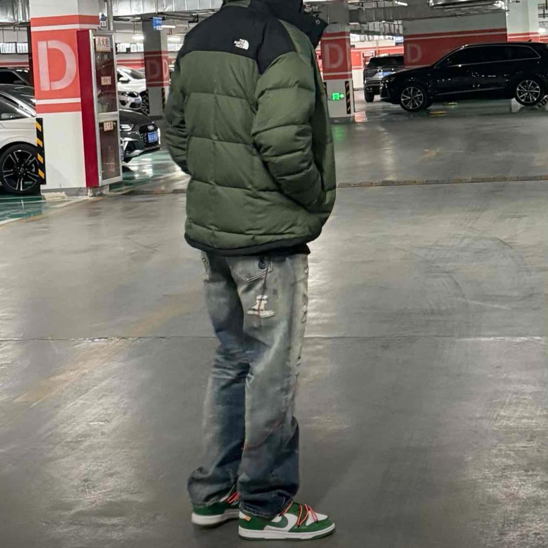 辉