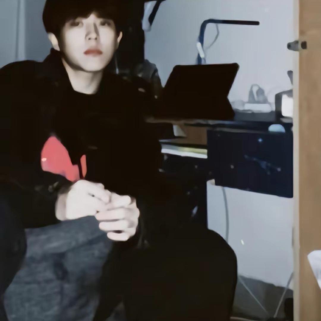 臭屁小狗好好吃饭