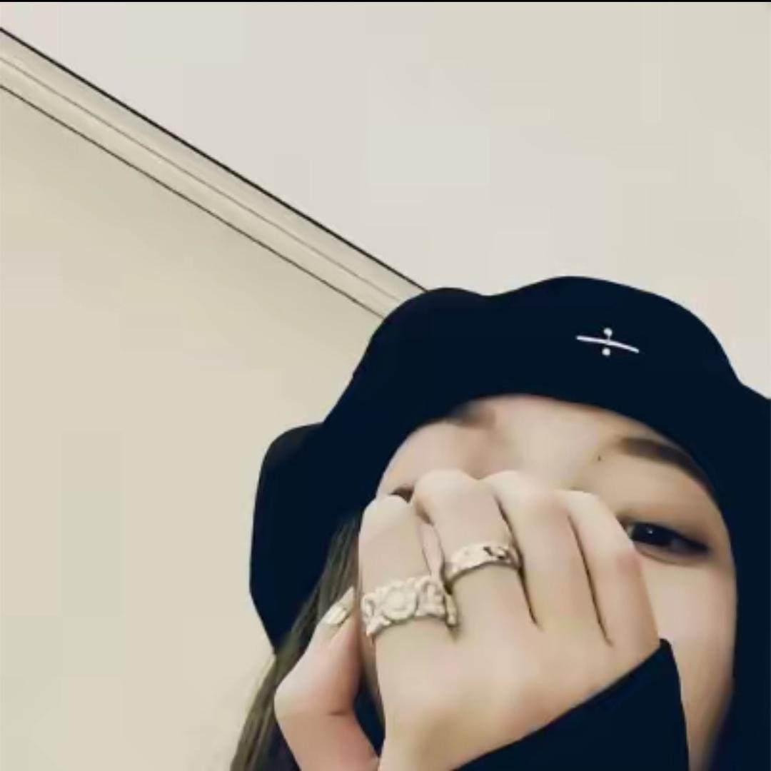 ￴ ￴不再对往事留
