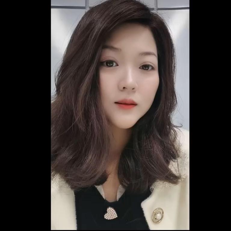 富小丽（在潮汕做金融的小姐姐）