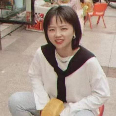 佳佳是小个子