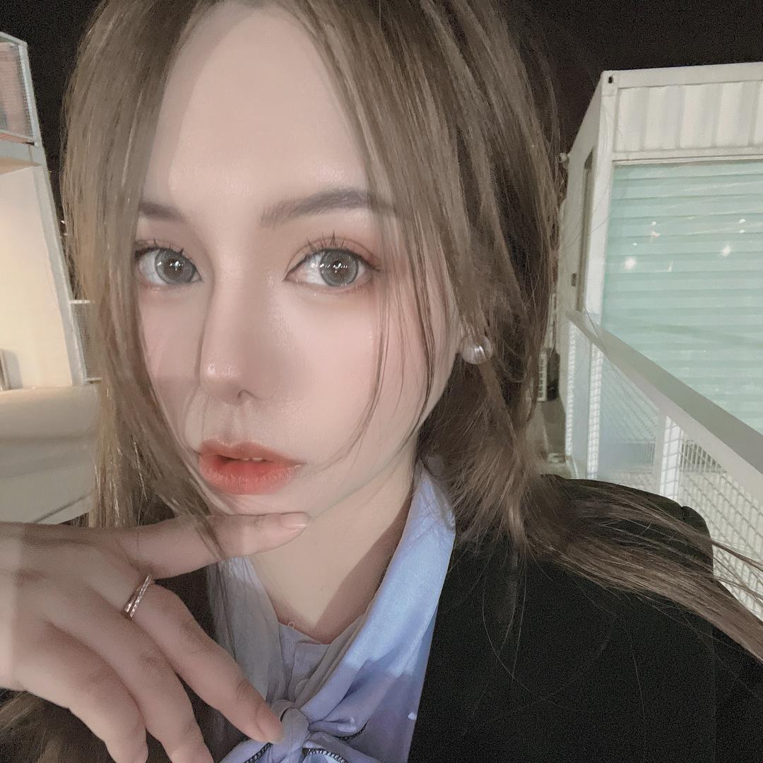 睫毛精华液养护
