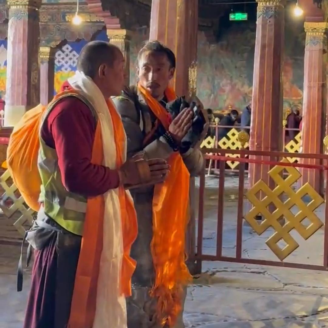 俄罗松