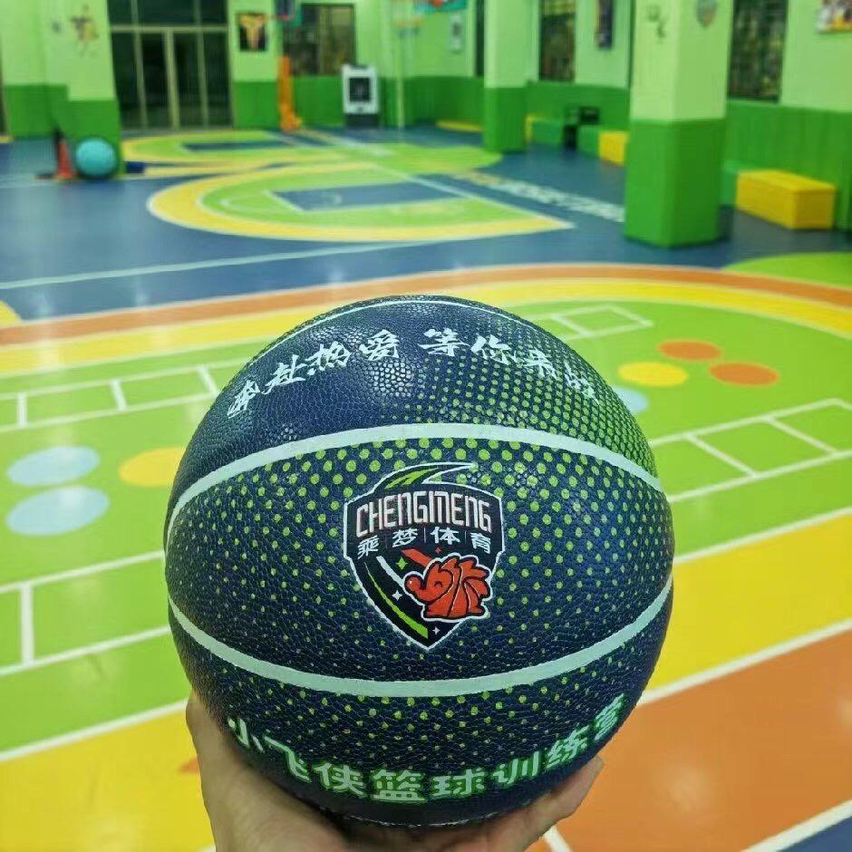 小飞侠篮球邓教练