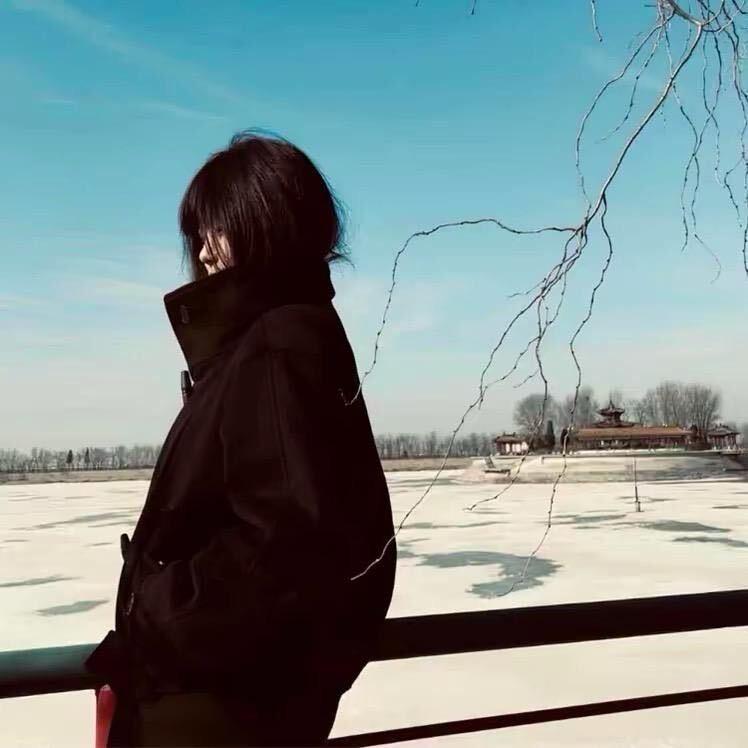 凌晨四点喂鸡发现老公在和男小三私会