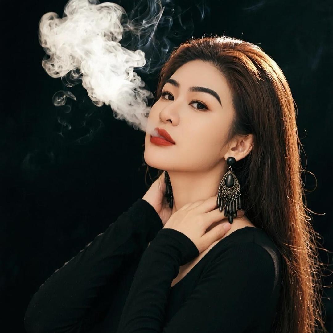 做个俗人😍➕不谈情