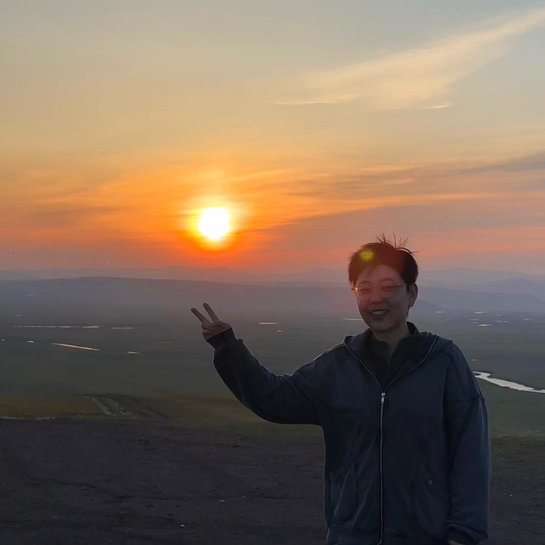 海拉尔松鼠Ai鲍老师