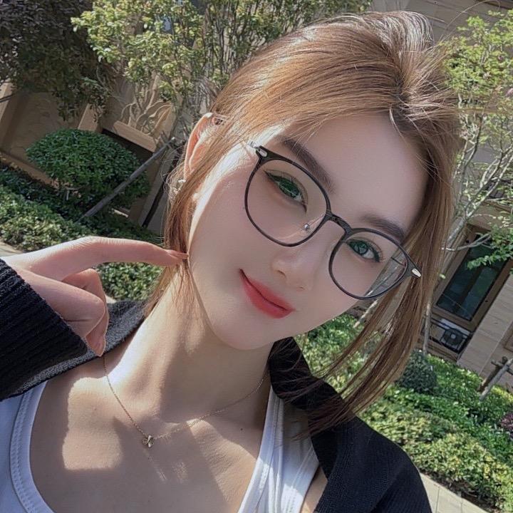 柏妍