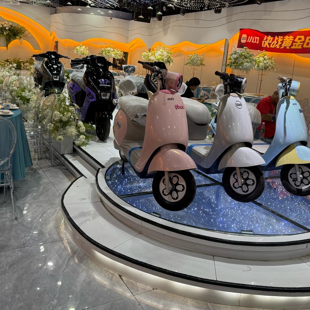 宿州市天鹅湾北门小刀电动车