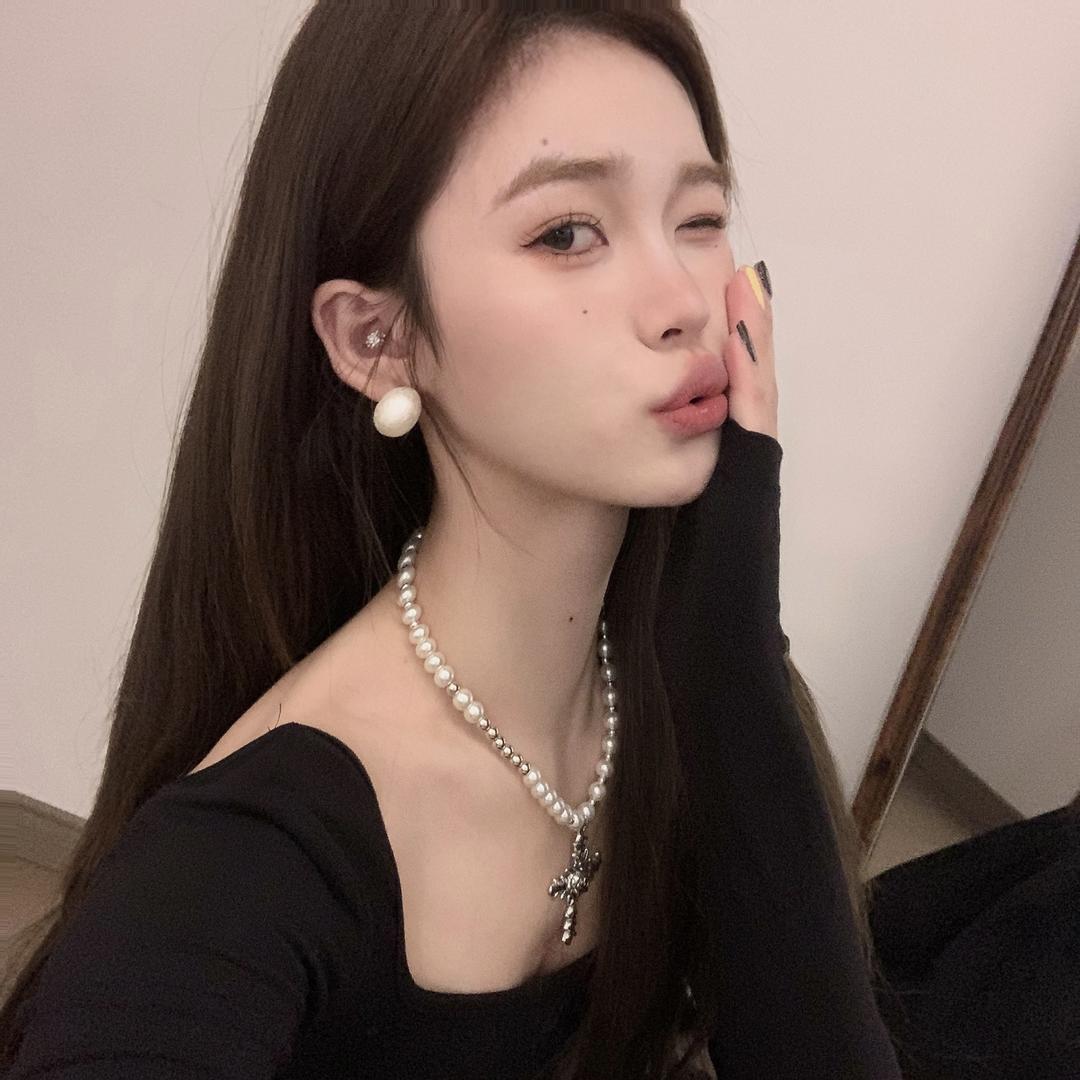 LiLi哩哩小姐