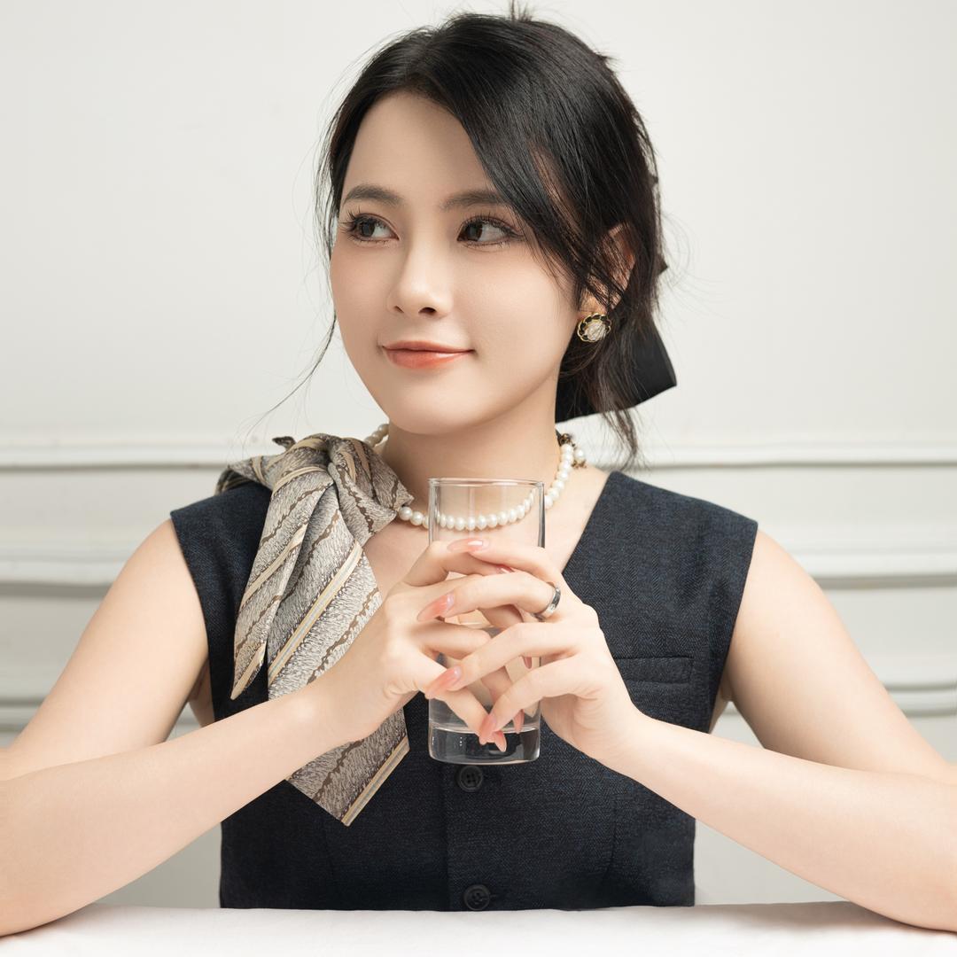 黄金龙女交易财经