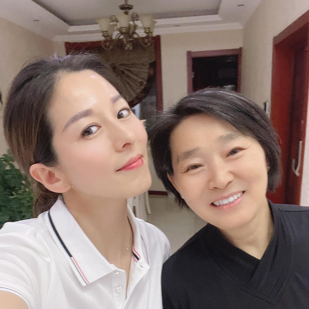 @何大