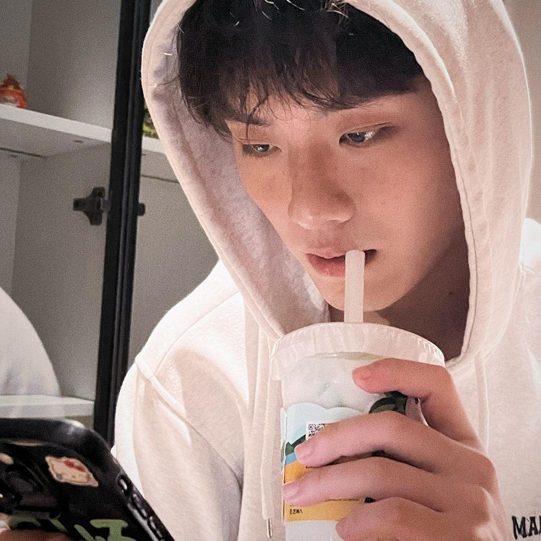 陳 .yilin（不瘦20斤不改名）