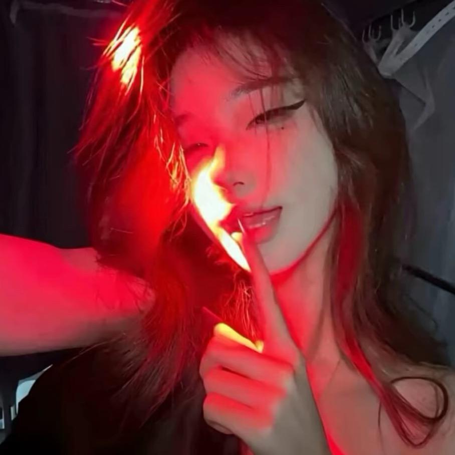 𝙀𝙈𝙊小美