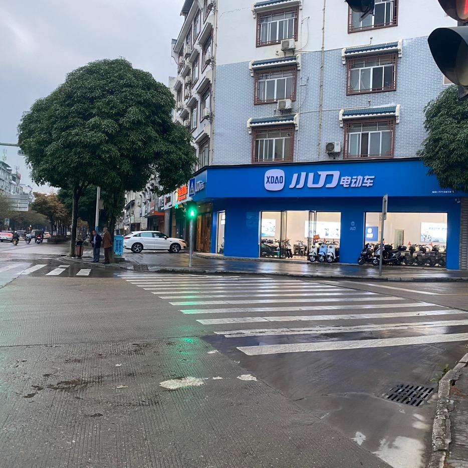 勇顺锂电-小刀车行