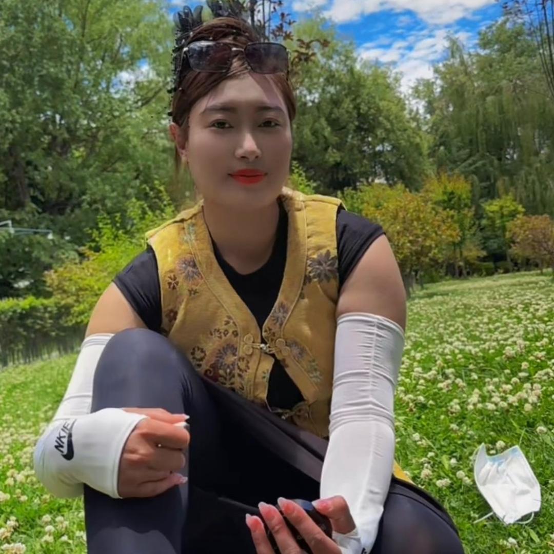 康巴姑娘