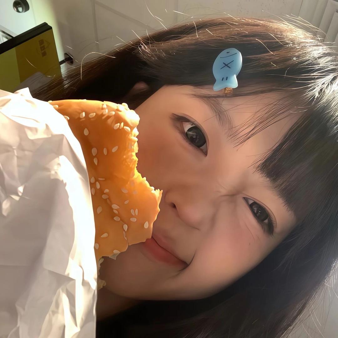 欣欣子.