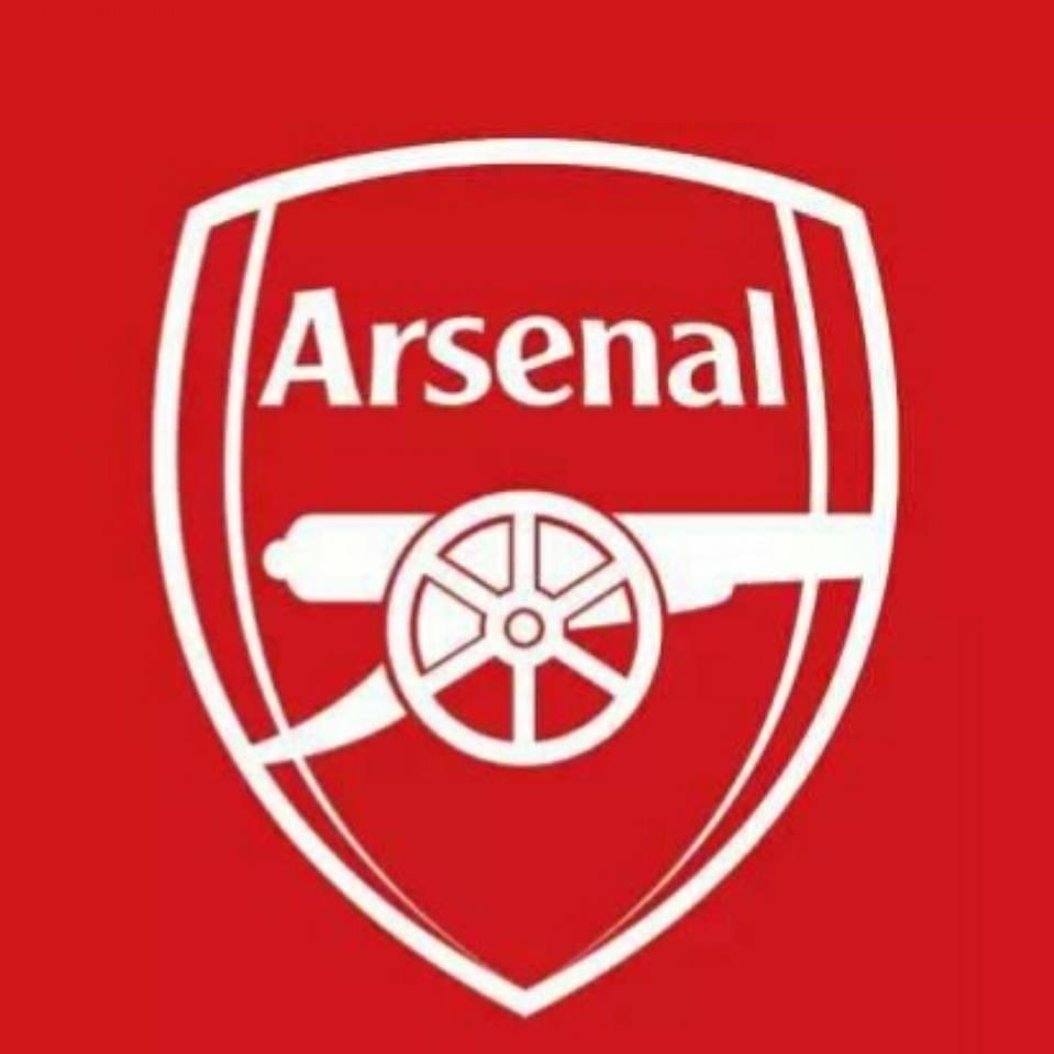 德克兰赖斯，又帅又能踢。