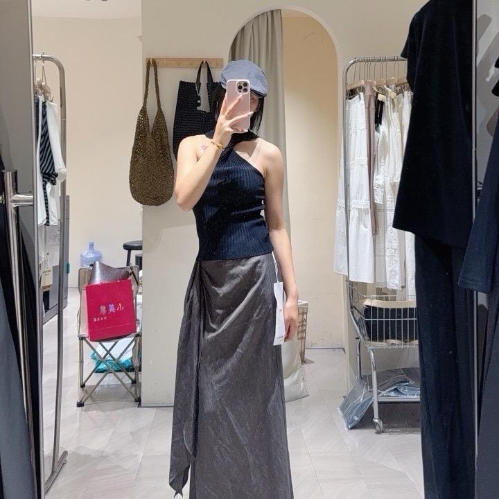 艳