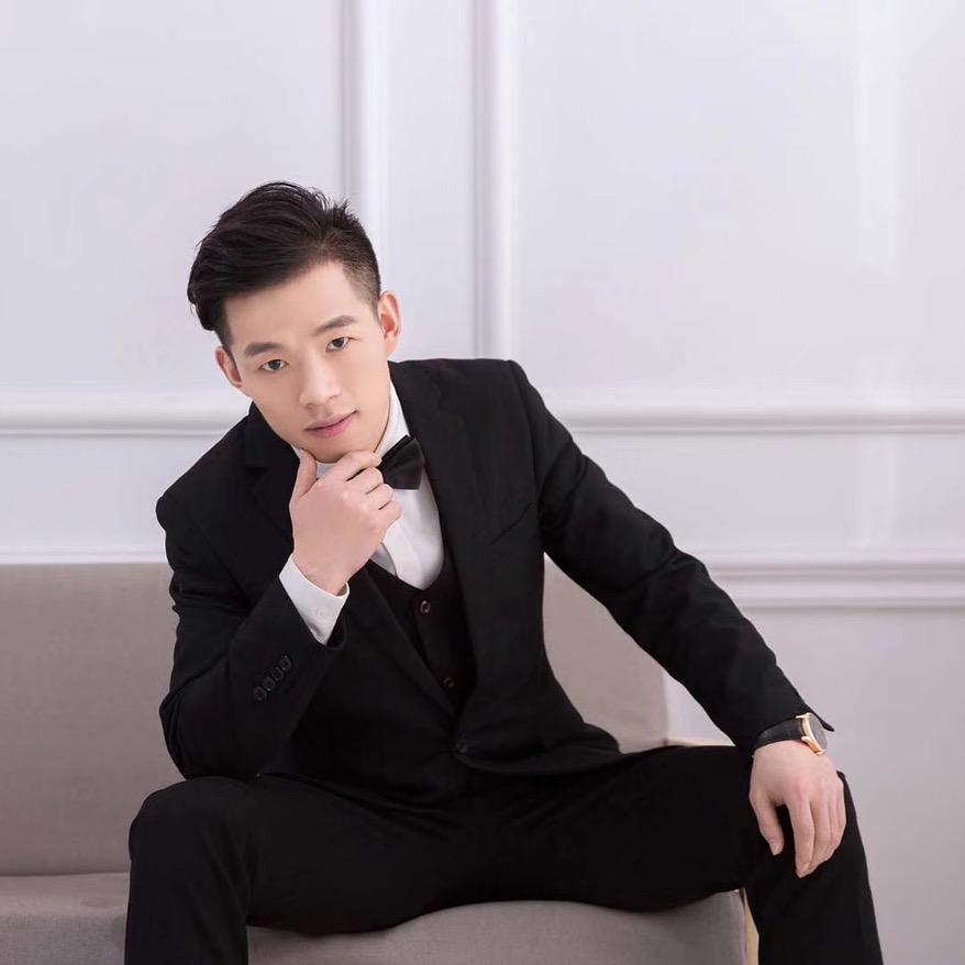 王威（一位不知名的小演员）