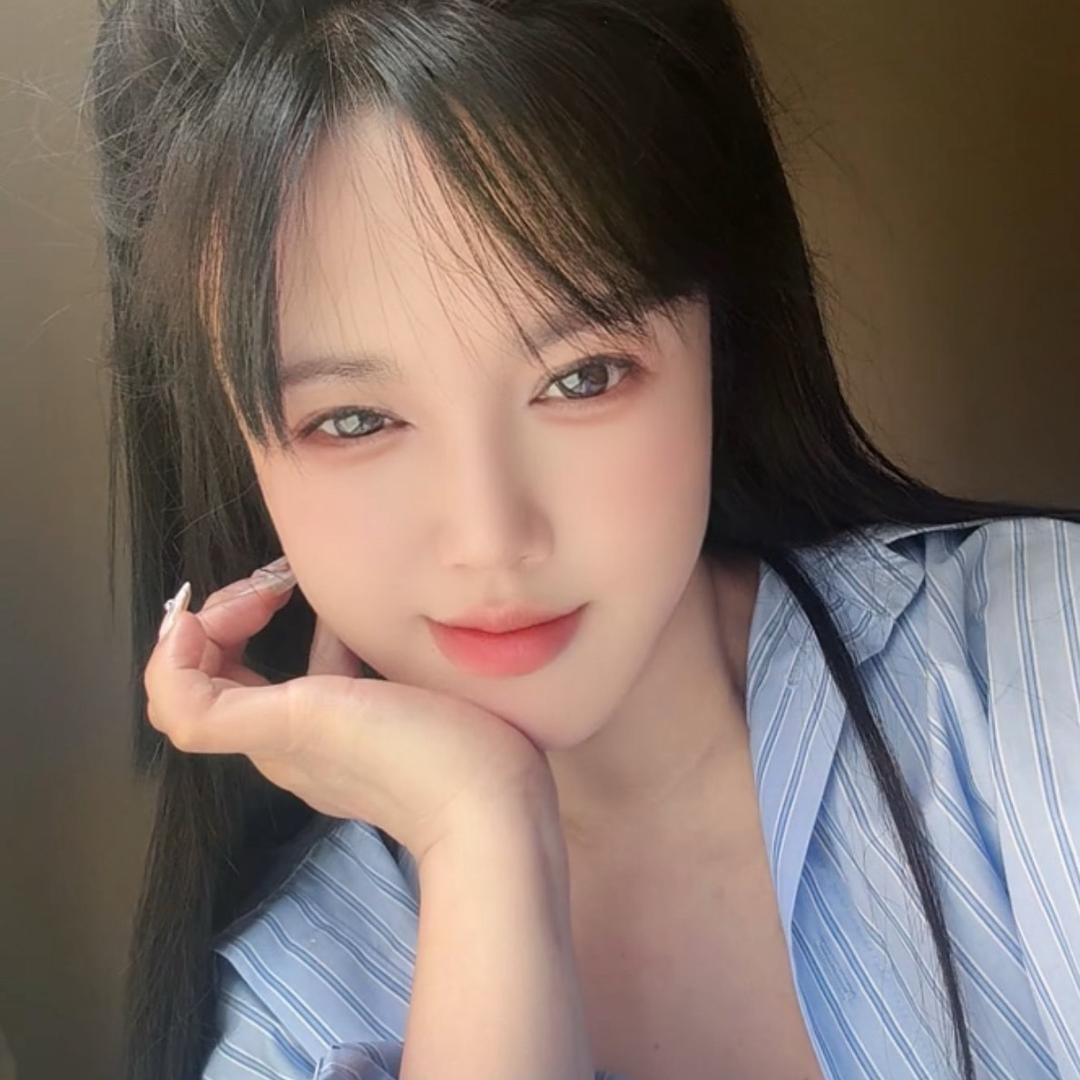 女飞手梦瑶