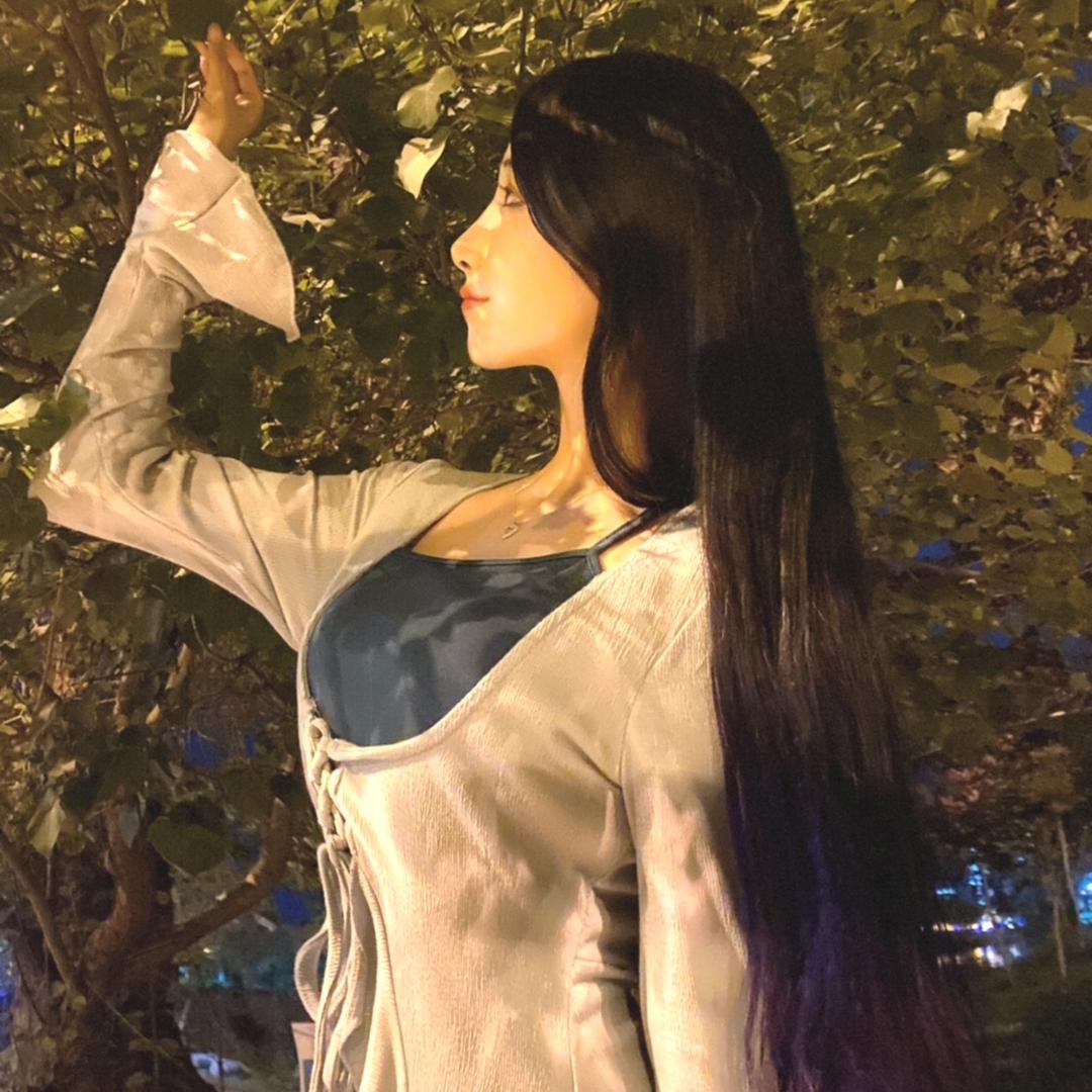 小欣起床跳舞了
