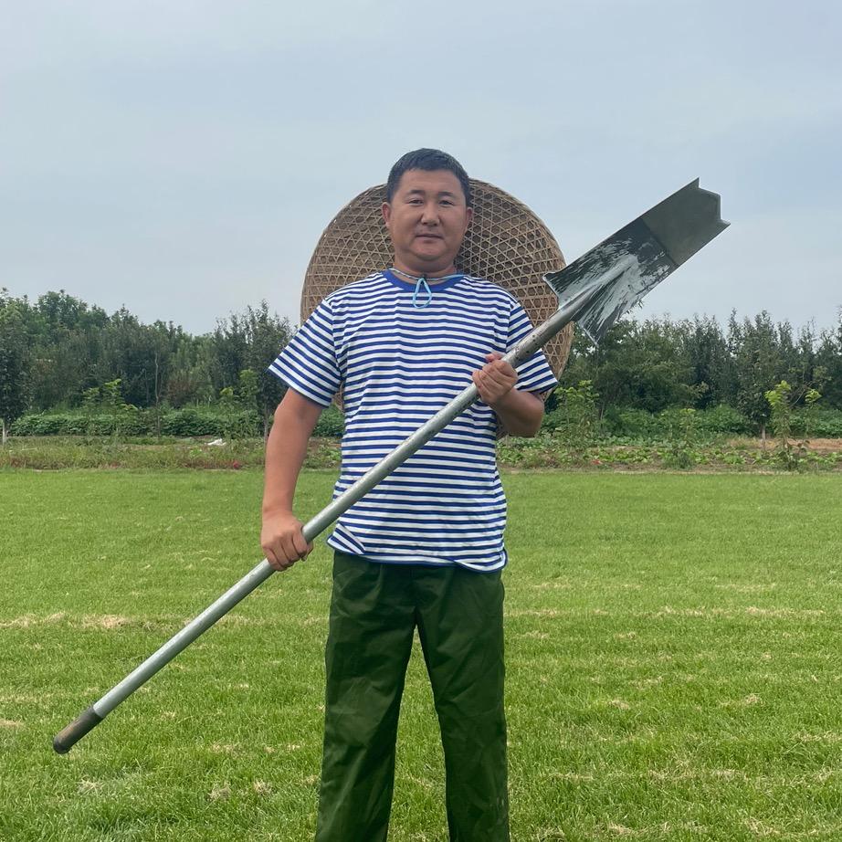 卖钢锹的铁柱