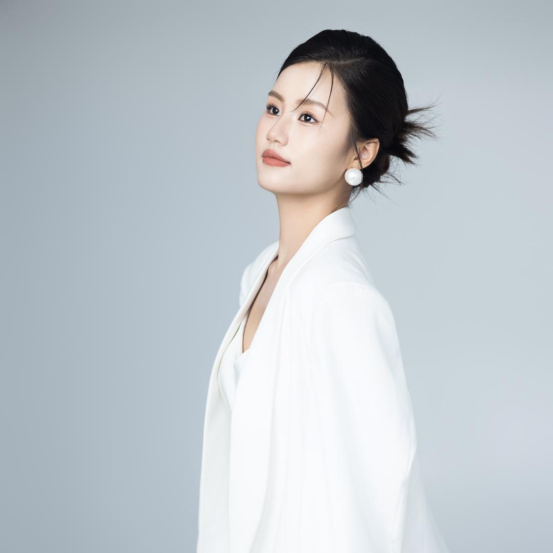里里LI