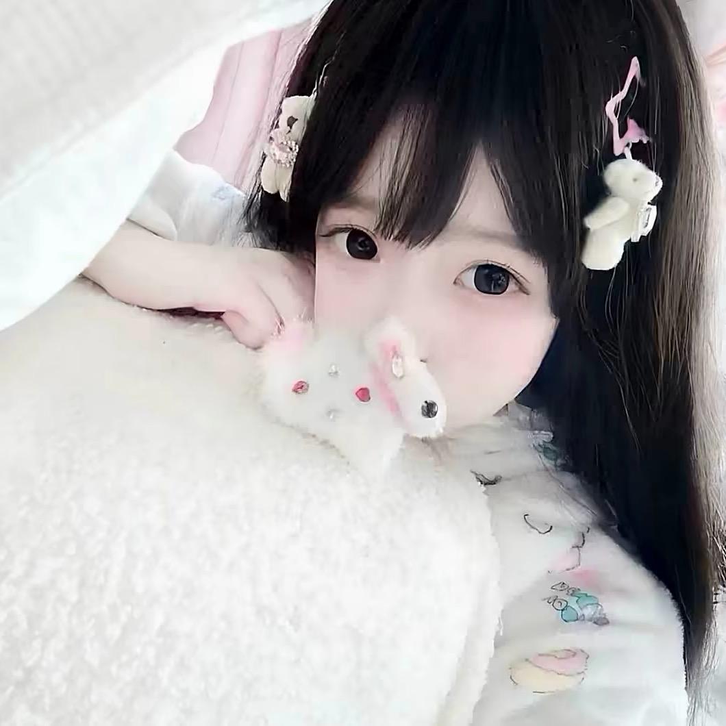 小小婷^