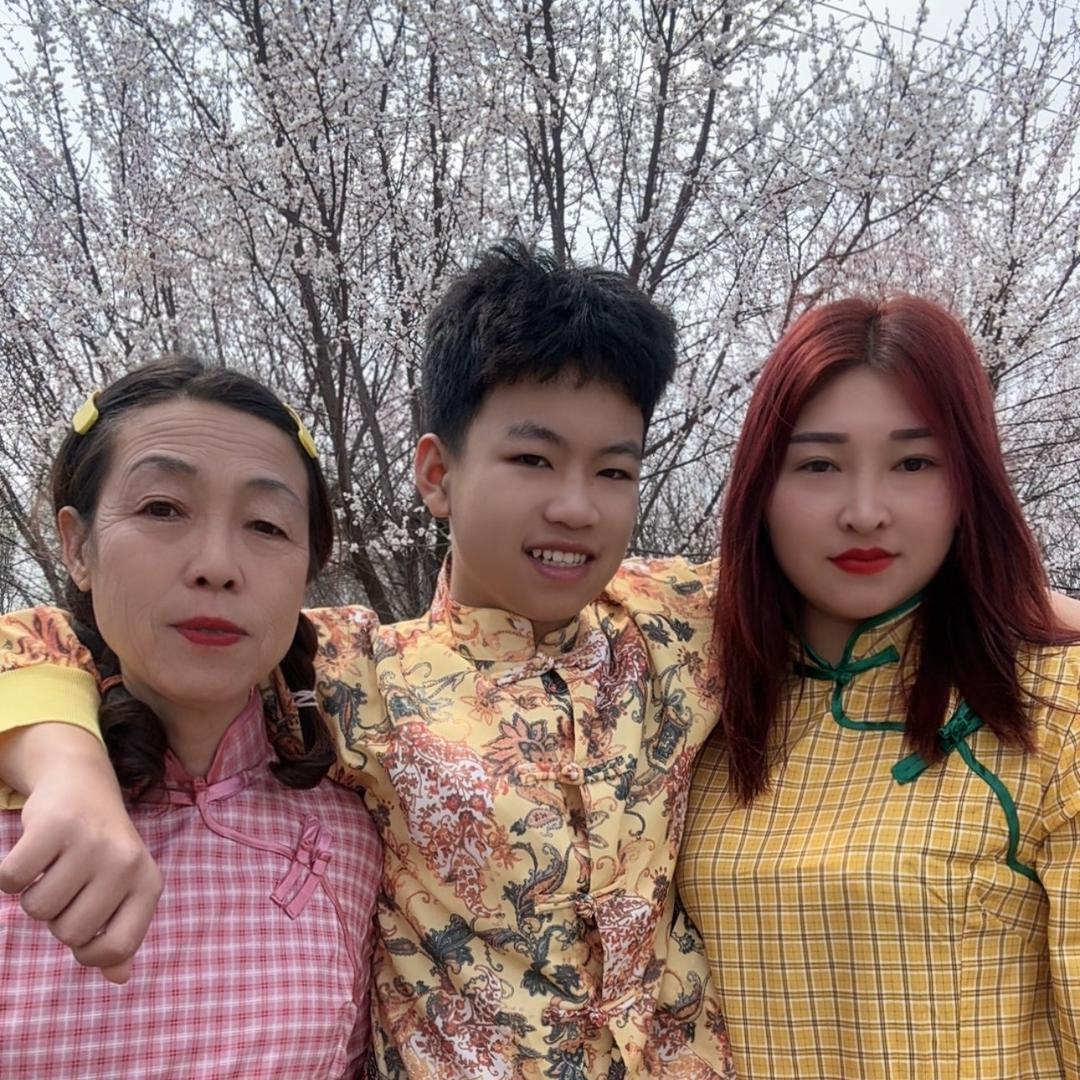 被迫上岗三人行